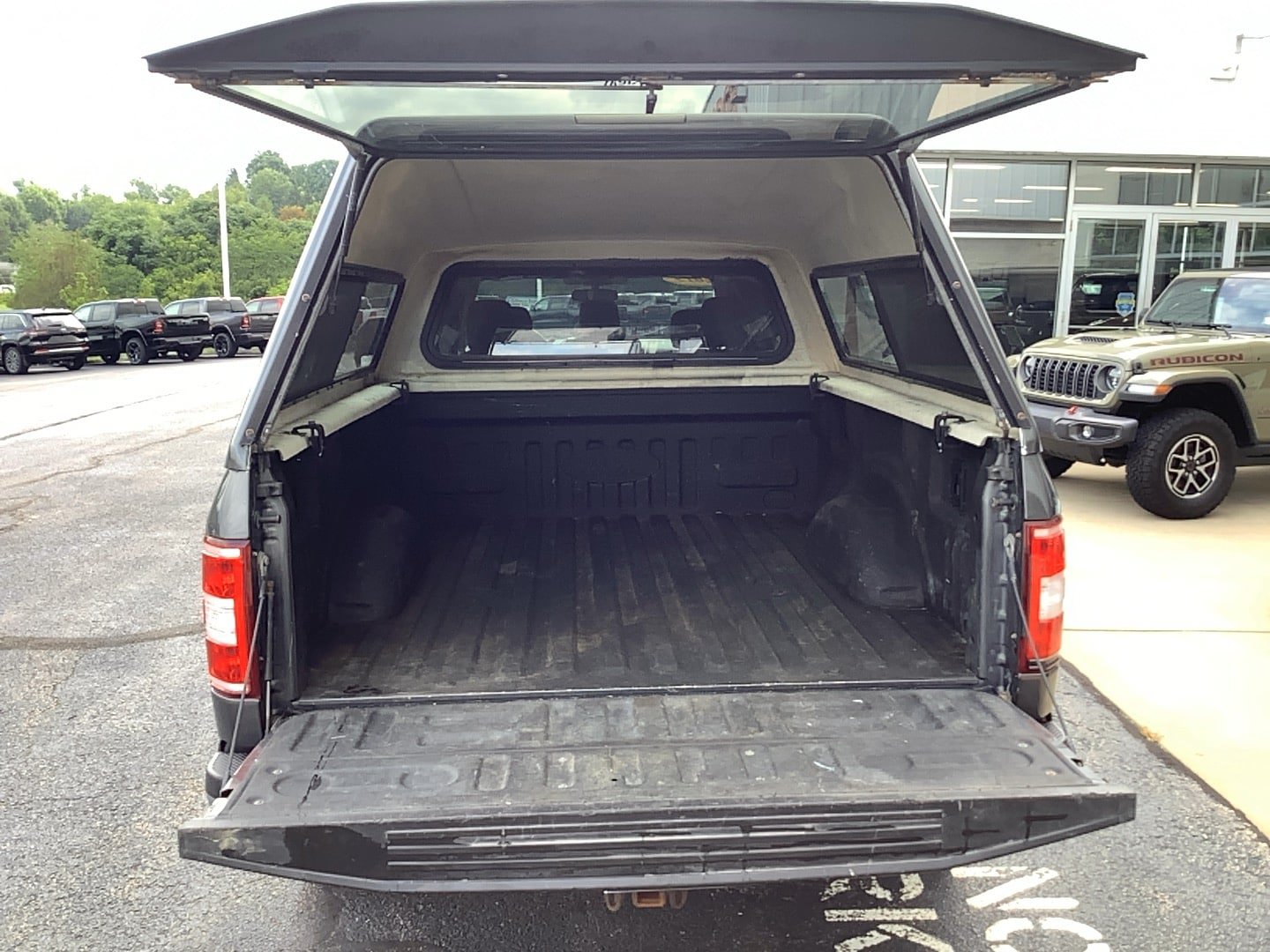 Used 2019 Ford F150 XLT w/ Equipment Group 302A Luxury AWD/4WD image 5