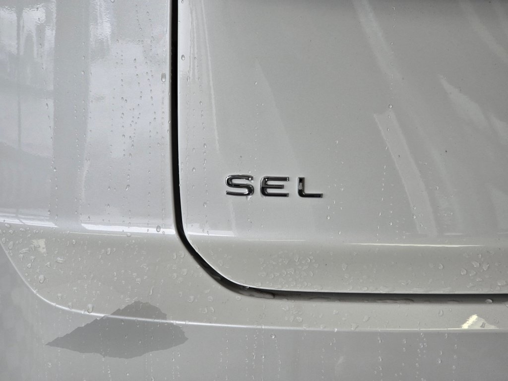 New 2024 Volkswagen Atlas Cross Sport SEL R-Line AWD/4WD image 15