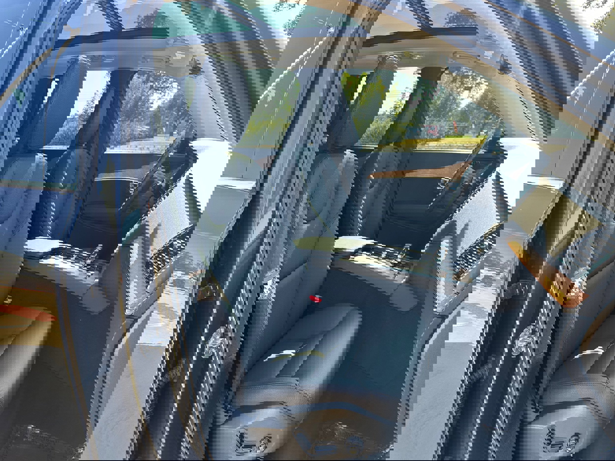 Certified 2023 Volvo XC90 T8 Plus image 10