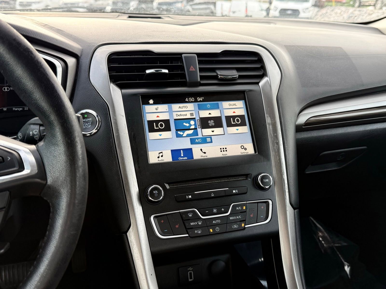 Used 2018 Ford Fusion SE w/ Equipment Group 602A FWD image 31