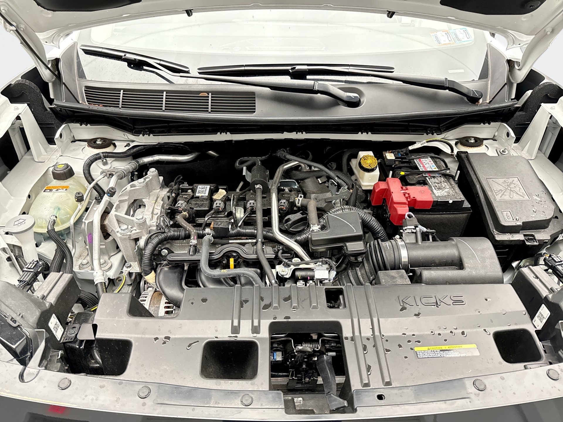 Used 2025 Nissan Kicks SV AWD/4WD image 25
