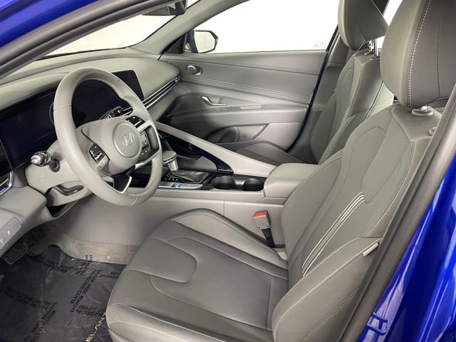 Certified 2025 Hyundai Elantra SEL image 2
