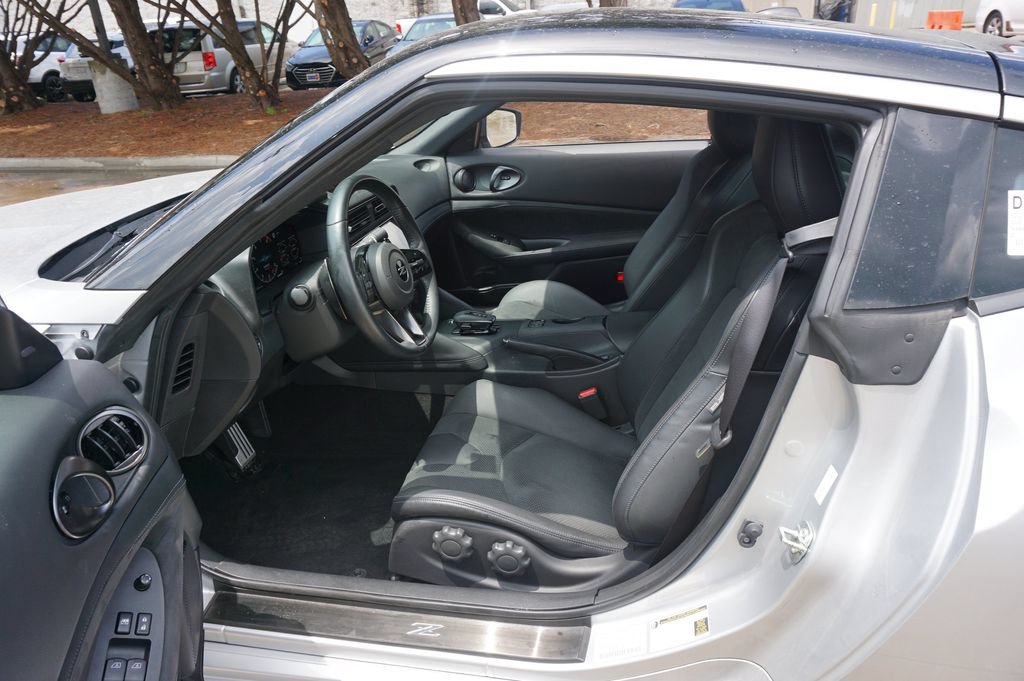 Used 2025 Nissan Z Performance w/ Floor Mat Package RWD image 2