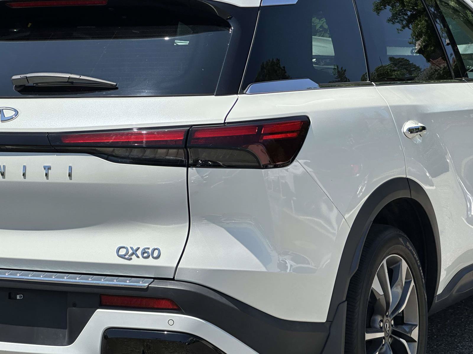 Used 2023 INFINITI QX60 Luxe w/ Cargo Package AWD/4WD image 11