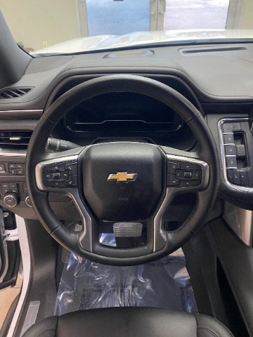 Used 2024 Chevrolet Suburban LT w/ Luxury Package AWD/4WD image 24