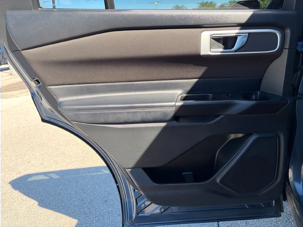 Used 2020 Ford Explorer XLT AWD/4WD image 28
