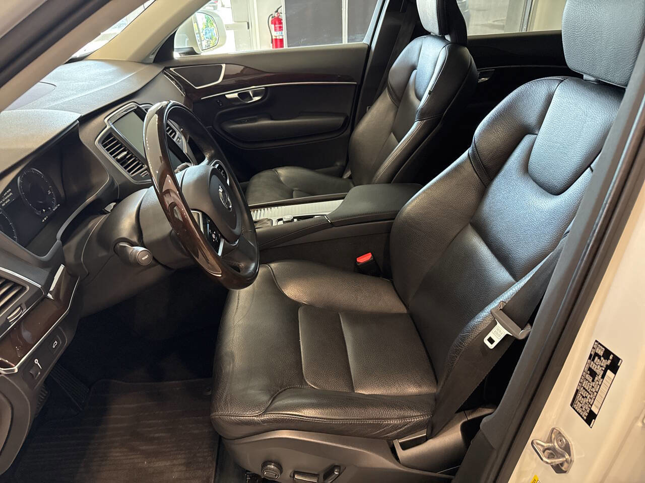 Used 2019 Volvo XC90 T6 Momentum w/ Advanced Package AWD/4WD image 16