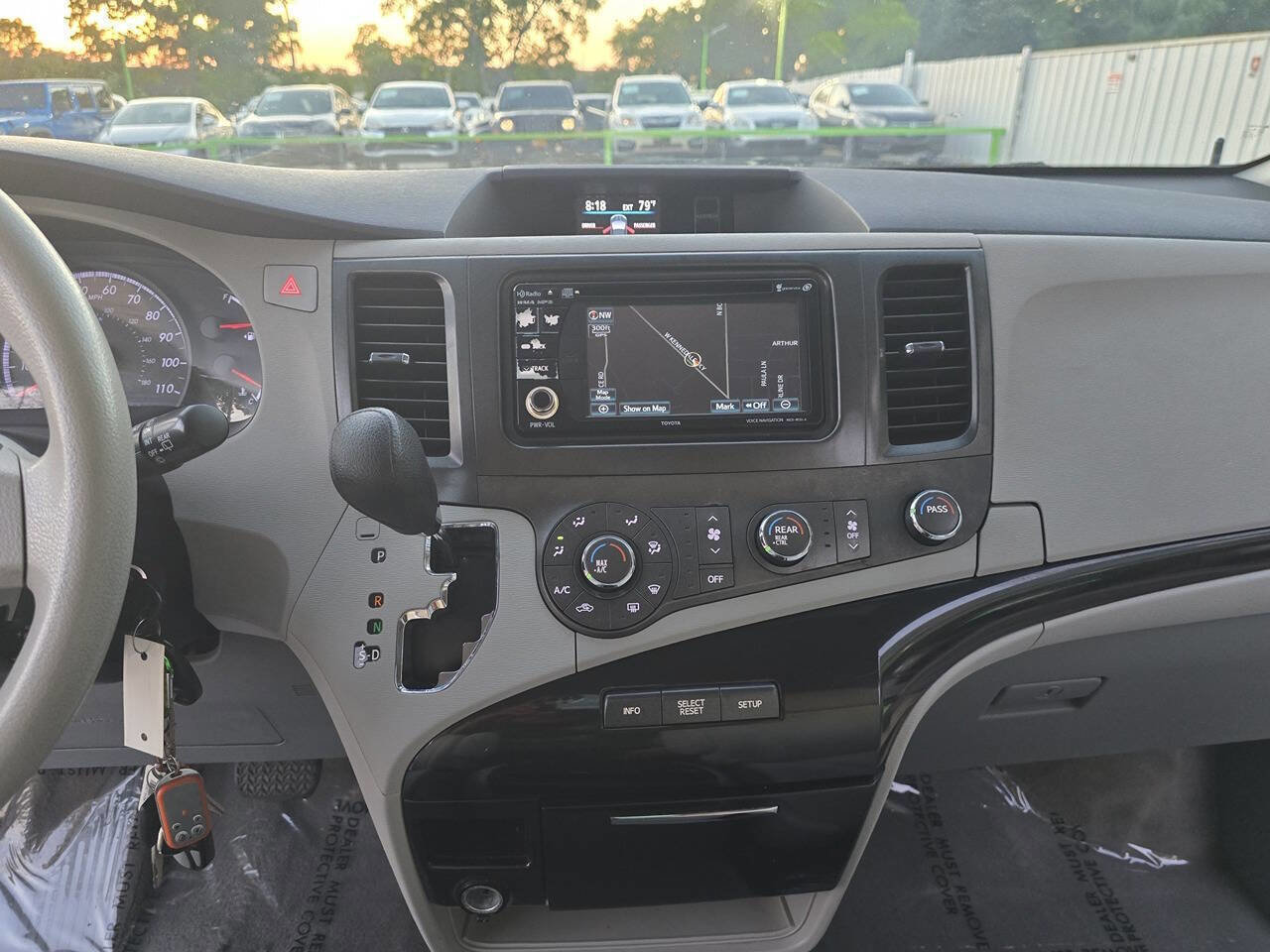 Used 2012 Toyota Sienna LE FWD image 28