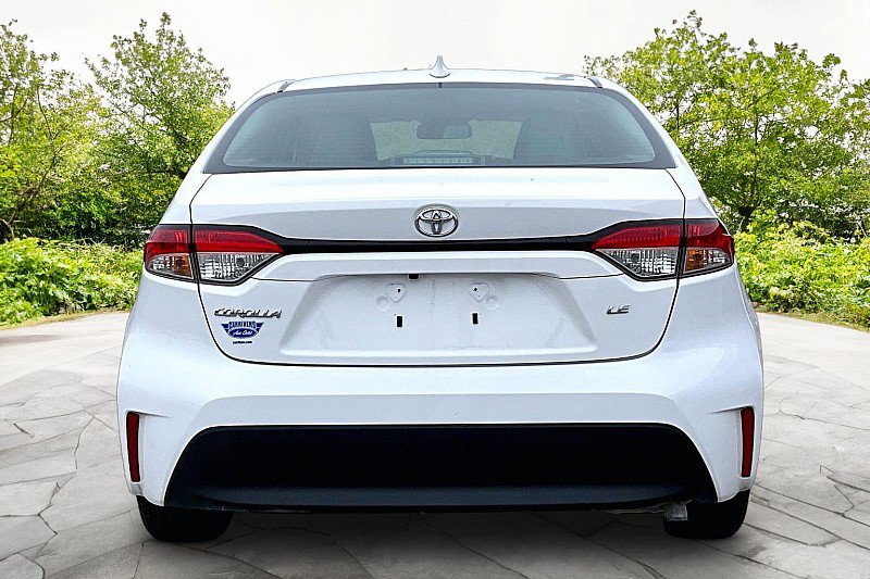 Used 2023 Toyota Corolla LE FWD image 5