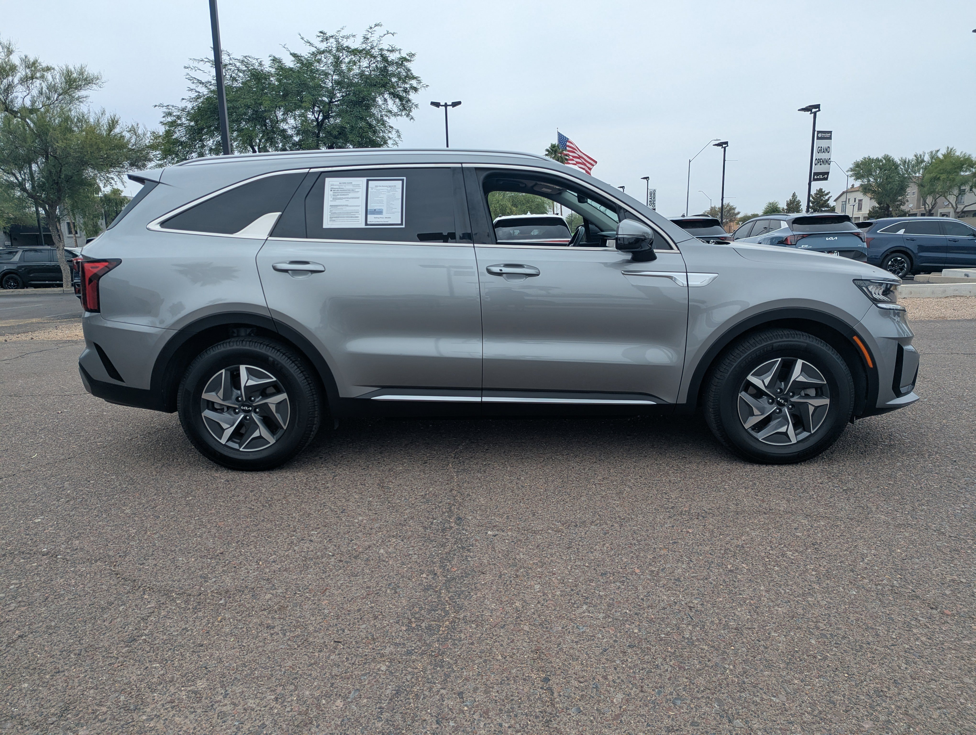 Certified 2023 Kia Sorento EX FWD image 2