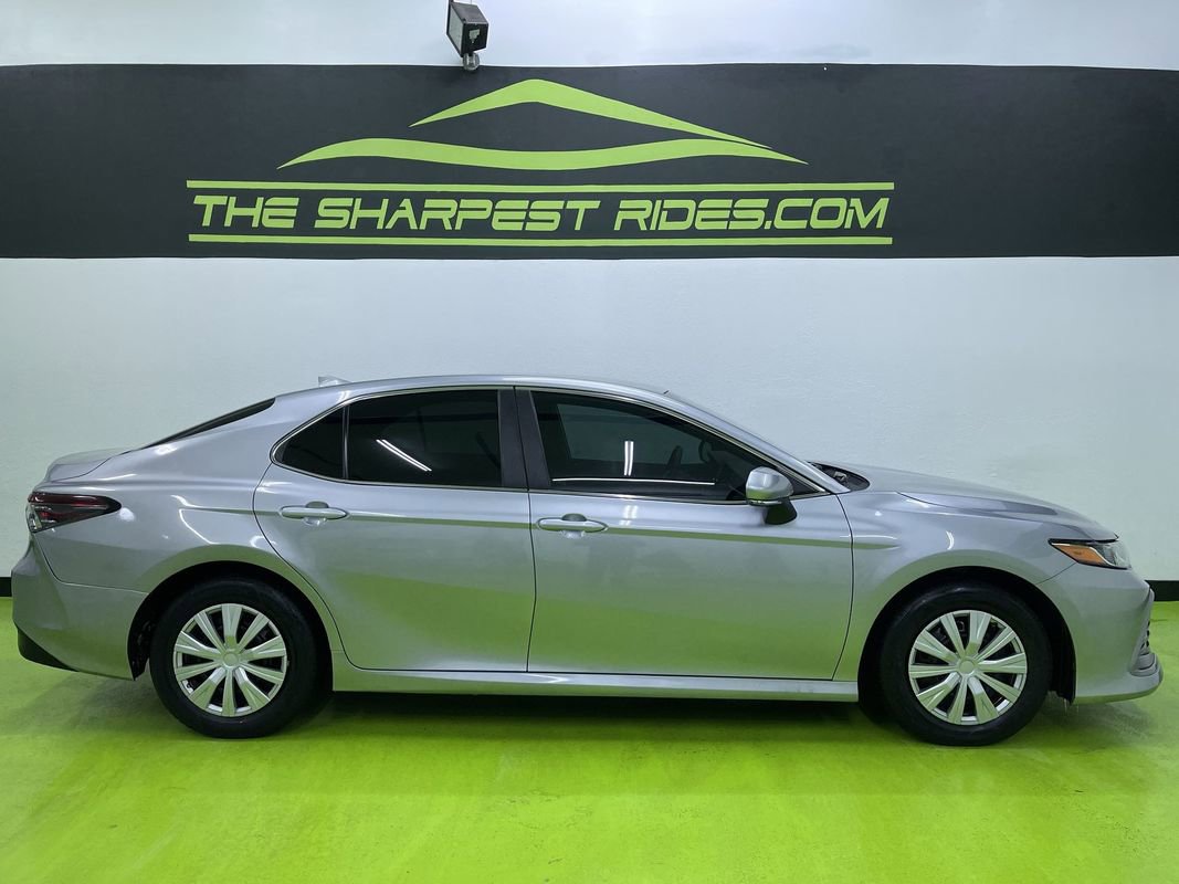 Used 2022 Toyota Camry LE image 10