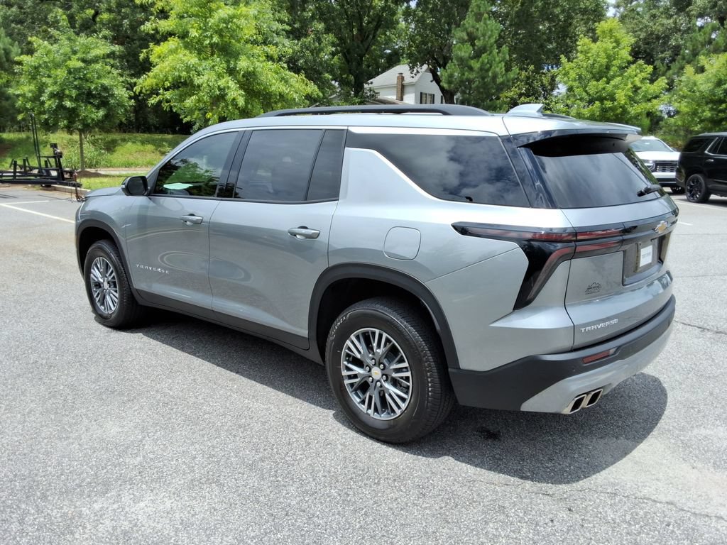 Certified 2025 Chevrolet Traverse LT w/ Driver Confidence Package FWD image 7
