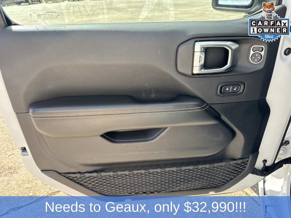 Used 2024 Jeep Wrangler Unlimited Sahara AWD/4WD image 38