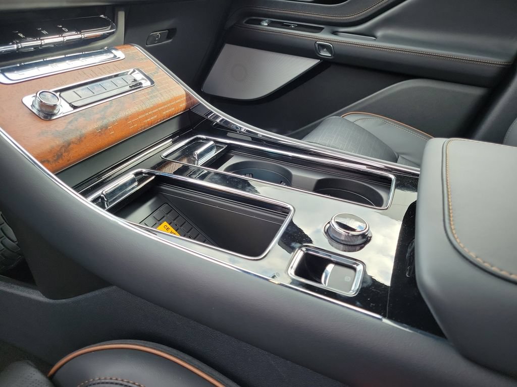 New 2026 Lincoln Aviator Black Label w/ Jet Appearance Package AWD/4WD image 29