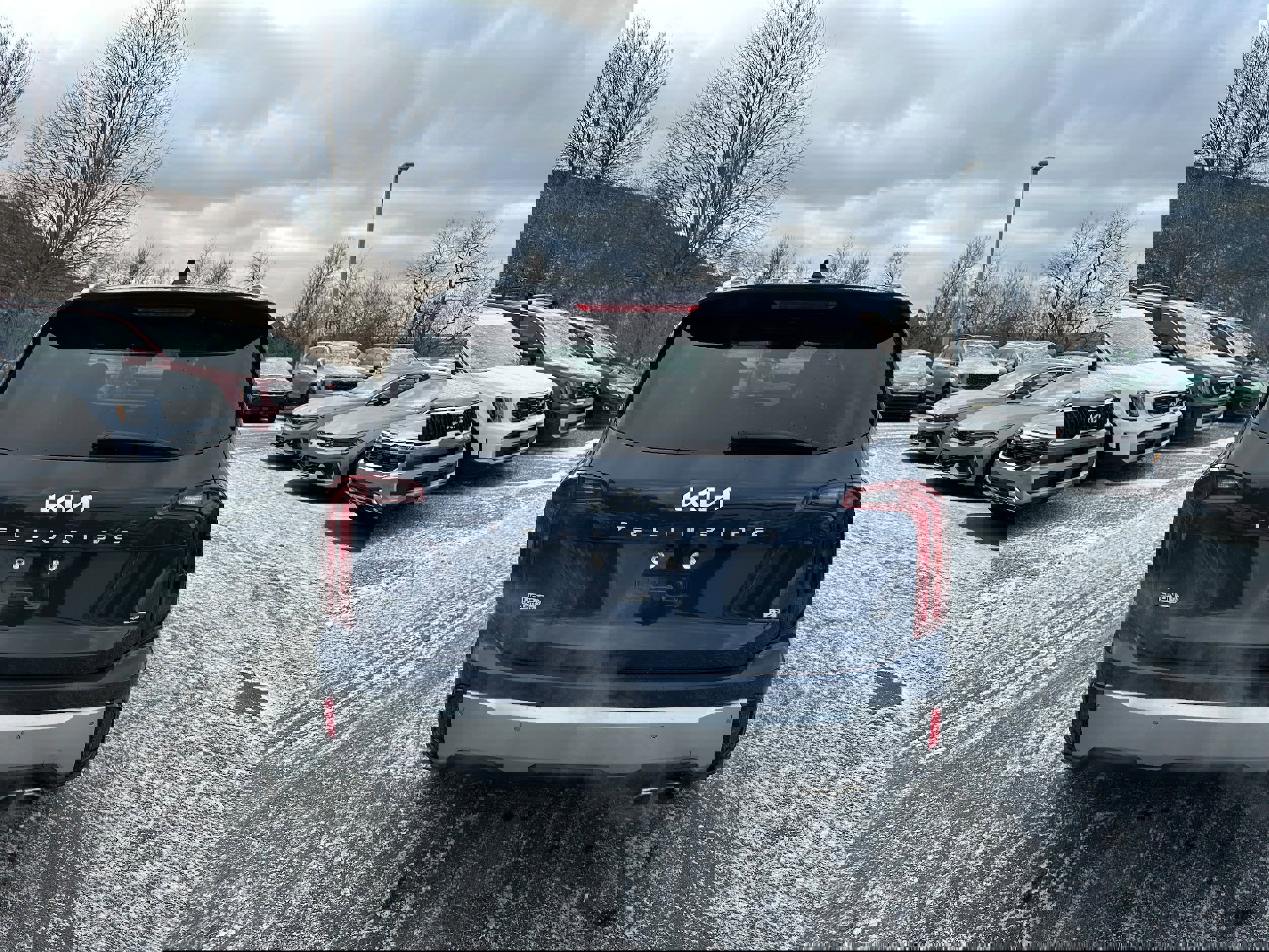 Used 2023 Kia Telluride S image 6