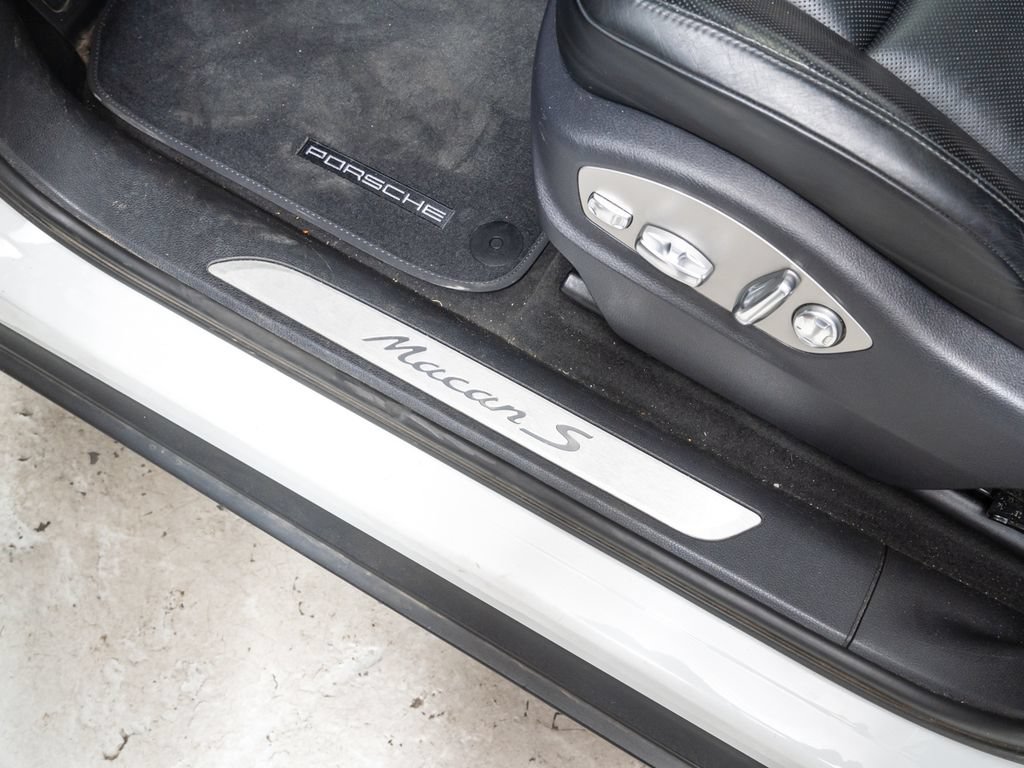 Used 2015 Porsche Macan S AWD/4WD image 27