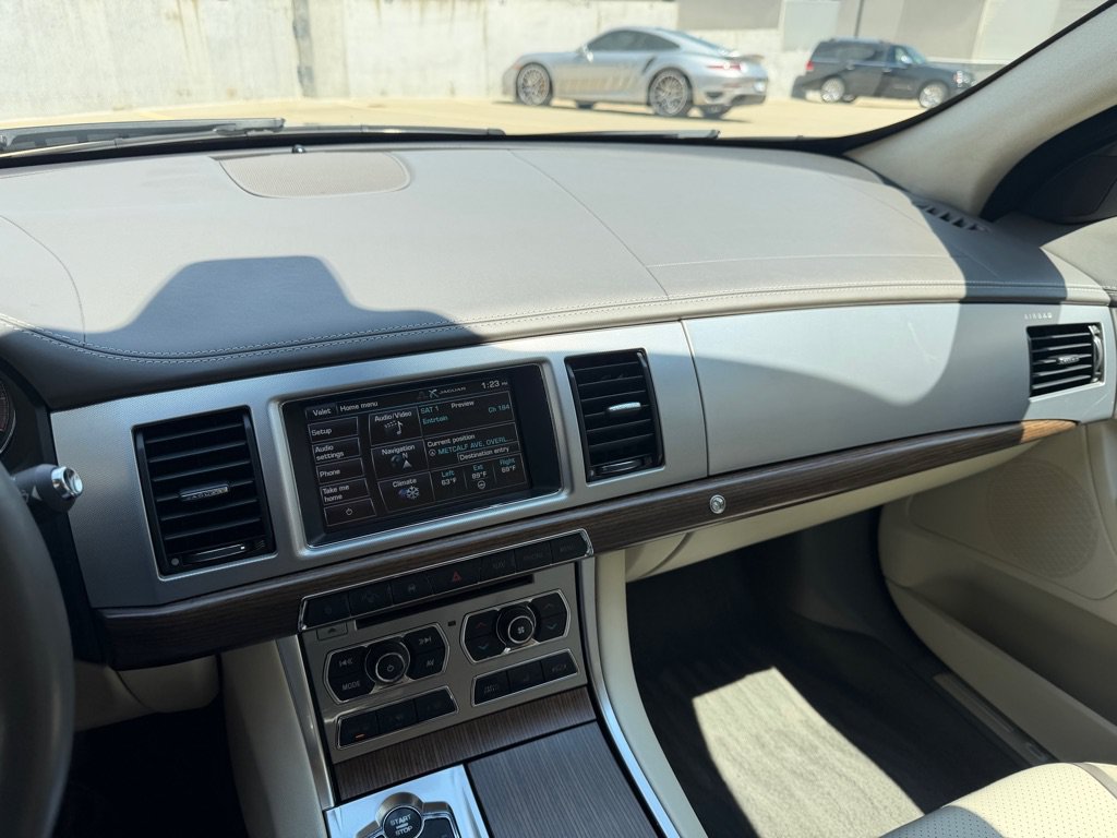 Used 2014 Jaguar XF 3.0 AWD/4WD image 16