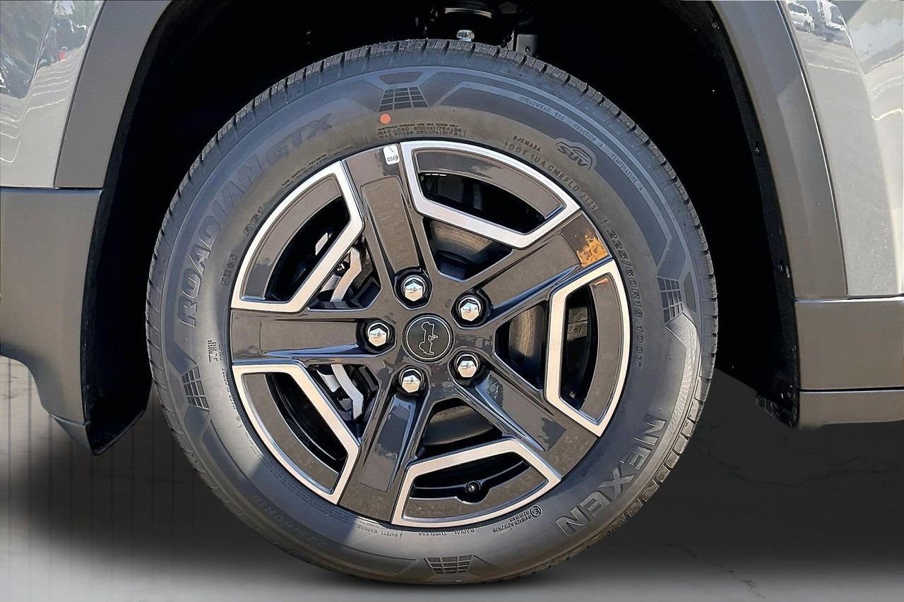 New 2026 Jeep Cherokee Laredo AWD/4WD image 30