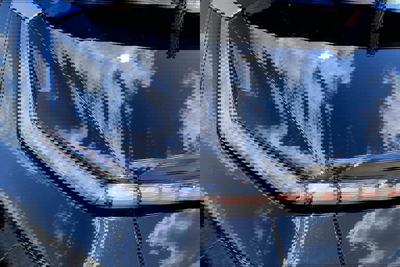 Used 2025 Cadillac Lyriq Luxury RWD image 28