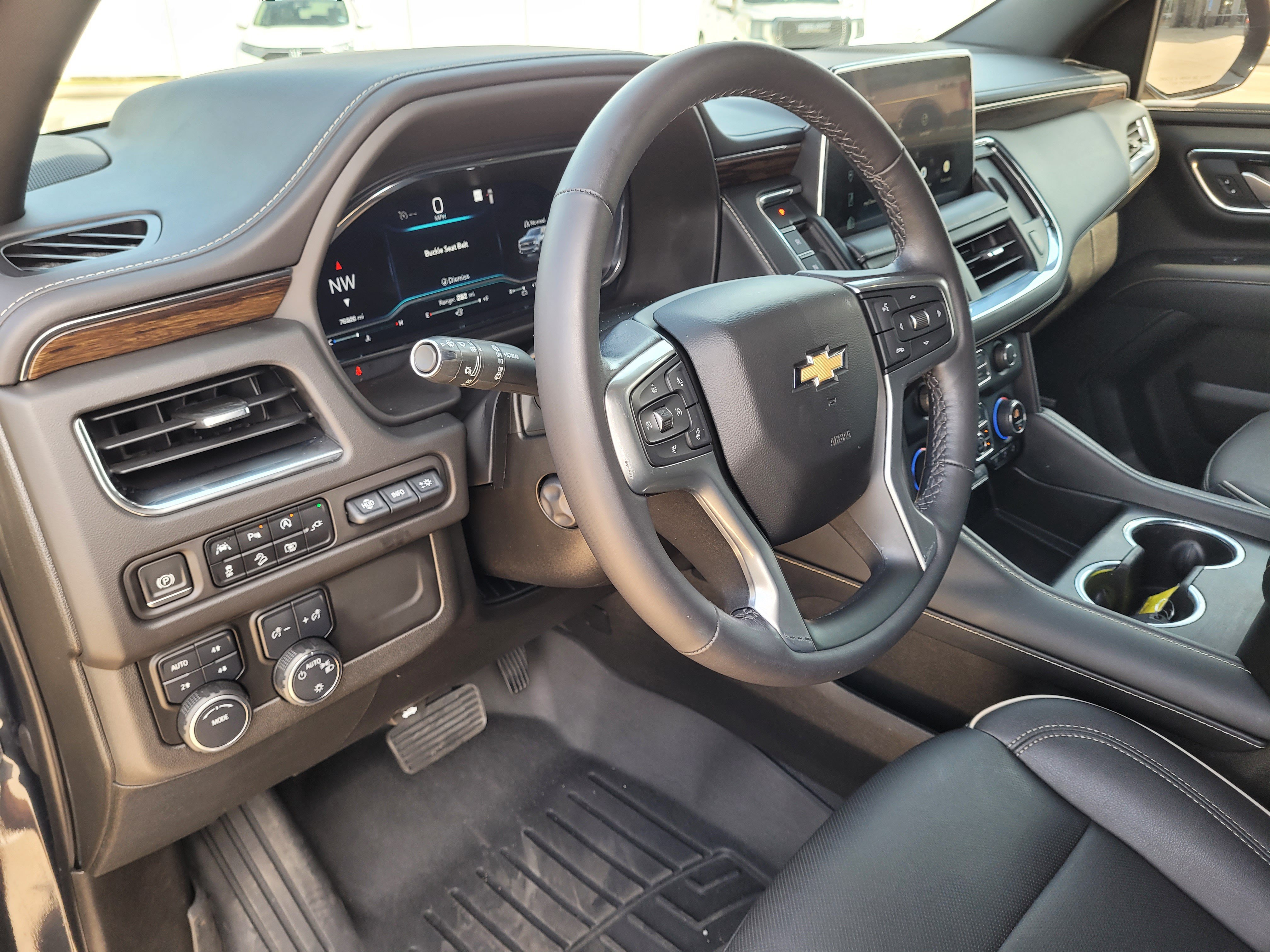 Used 2022 Chevrolet Suburban Premier AWD/4WD image 23