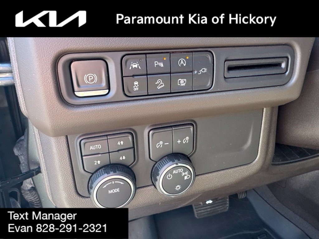 Used 2022 Chevrolet Tahoe Z71 w/ Luxury Package AWD/4WD image 22