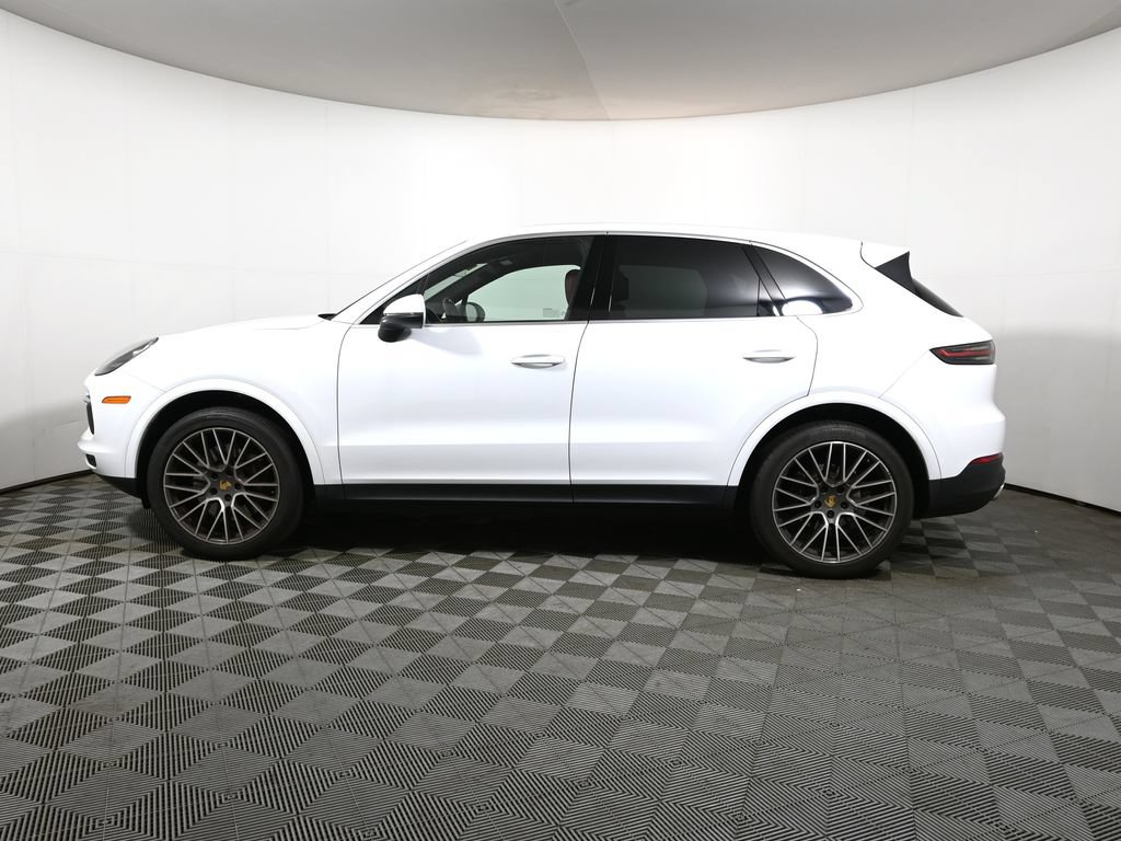 Used 2023 Porsche Cayenne AWD/4WD image 2