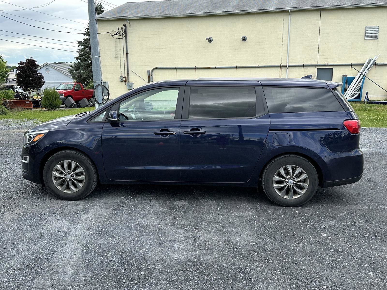 Used 2019 Kia Sedona LX FWD image 5