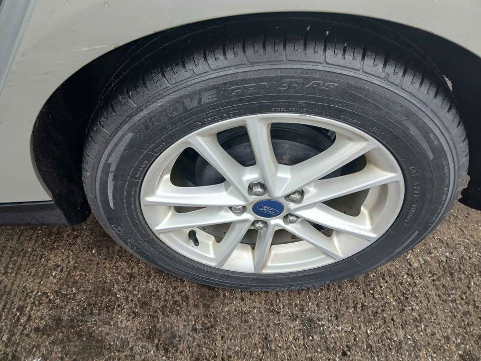 Used 2015 Ford Focus SE FWD image 9