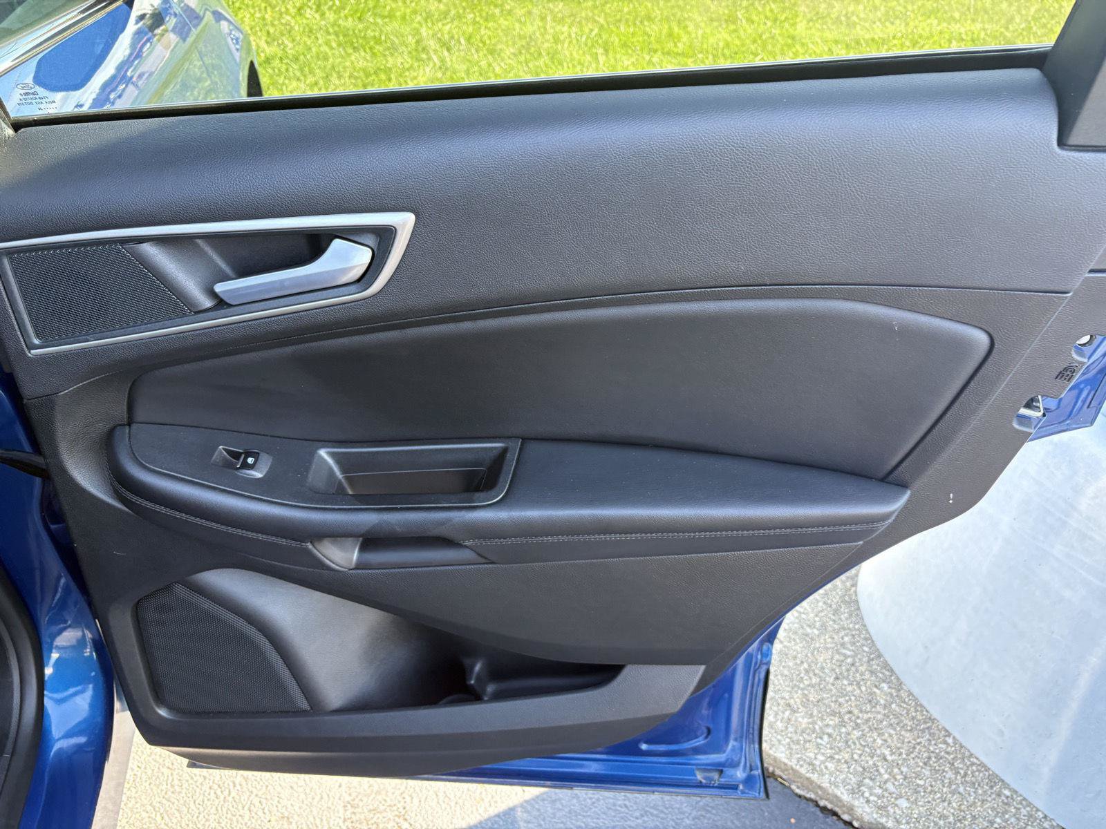 Used 2024 Ford Edge SEL AWD/4WD image 15
