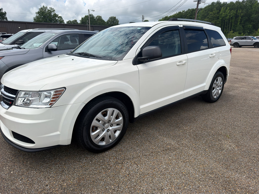Used 2017 Dodge Journey SE FWD image 1