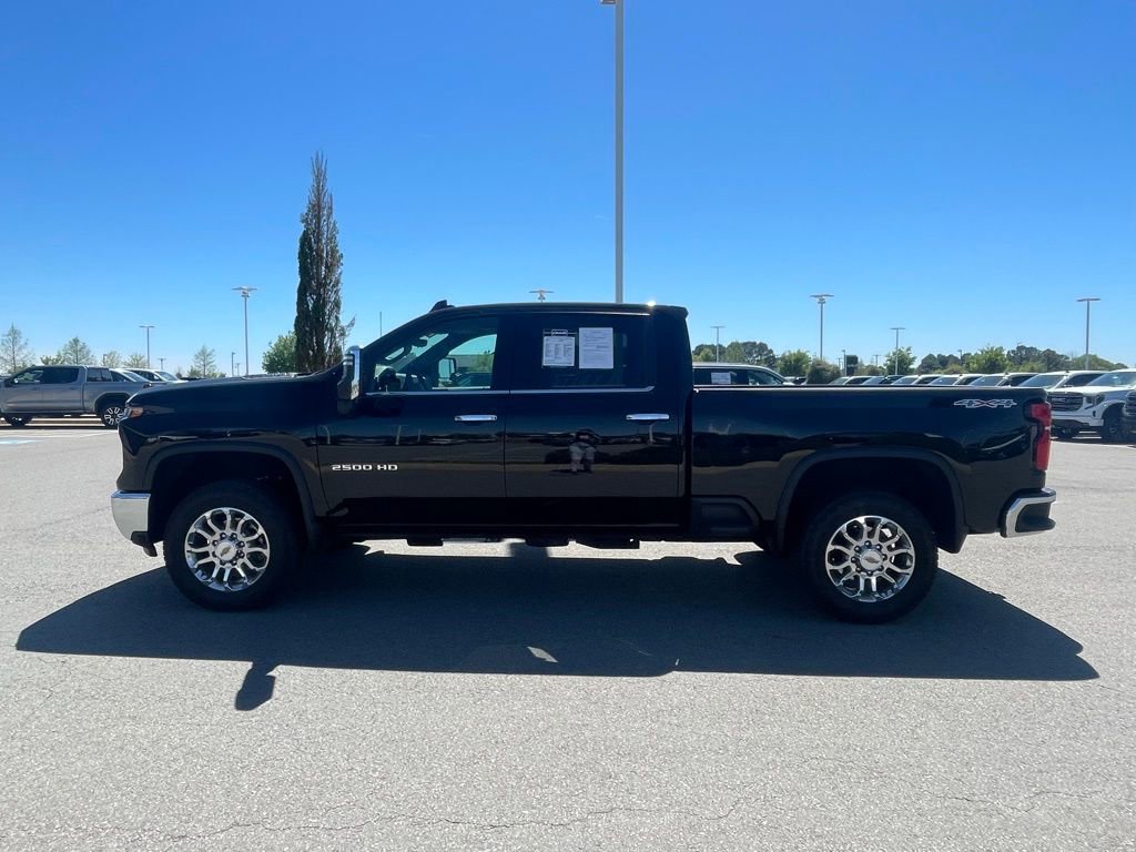Used 2025 Chevrolet Silverado 2500 LTZ w/ LTZ Convenience Package image 4