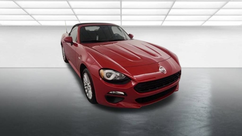 Used 2018 FIAT 124 Spider Classica RWD image 2