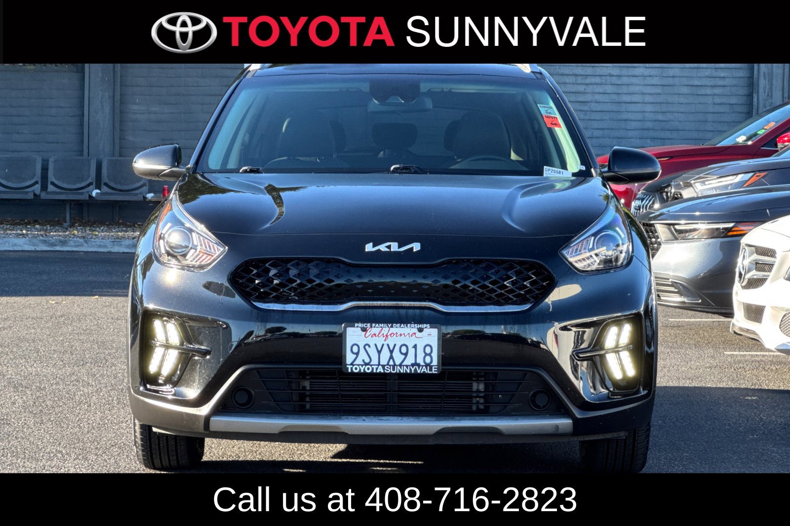 Used 2022 Kia Niro LXS w/ Digital Cluster Package FWD image 9