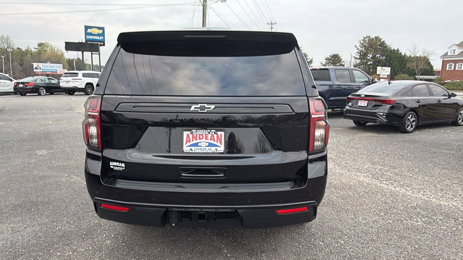 Certified 2024 Chevrolet Suburban Z71 w/ Luxury Package AWD/4WD image 6