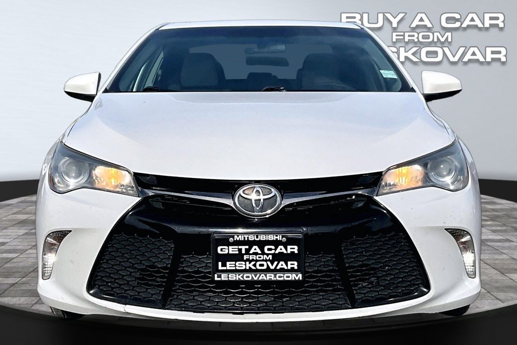 Used 2017 Toyota Camry SE FWD image 3