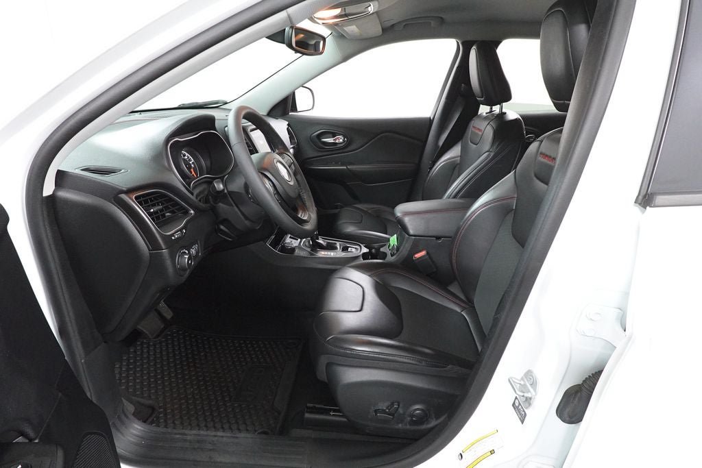 Used 2022 Jeep Cherokee Trailhawk AWD/4WD image 22