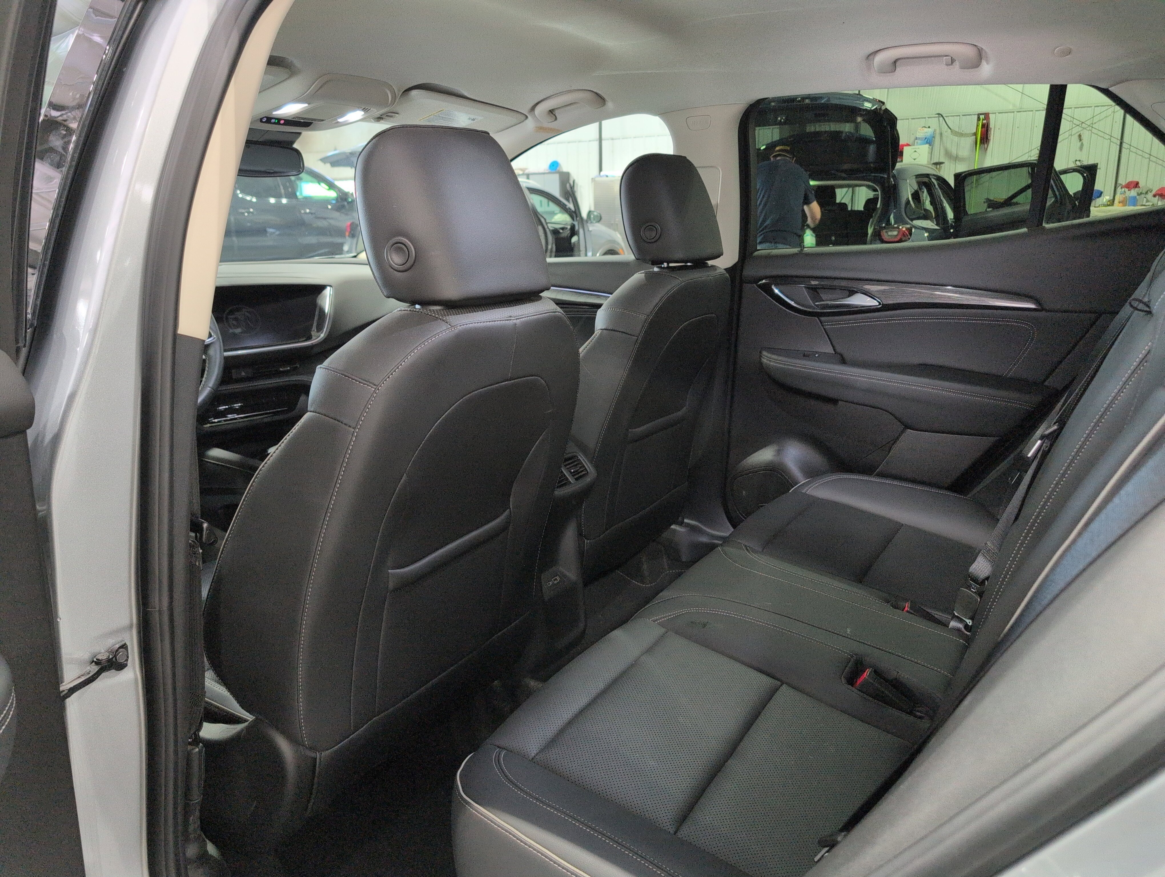 Used 2023 Buick Envision Essence AWD/4WD image 10
