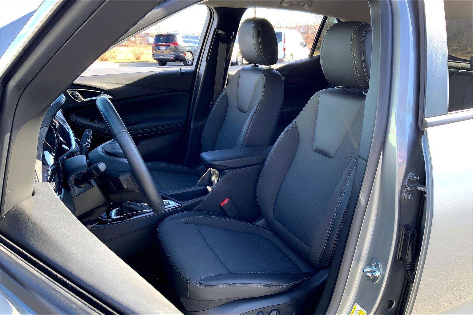 Used 2023 Buick Encore GX Select w/ Sport Touring Package image 20