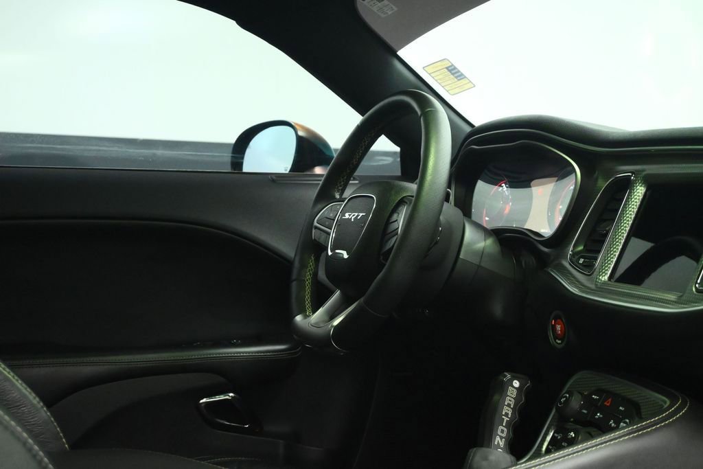 Used 2015 Dodge Challenger SRT Hellcat RWD image 12