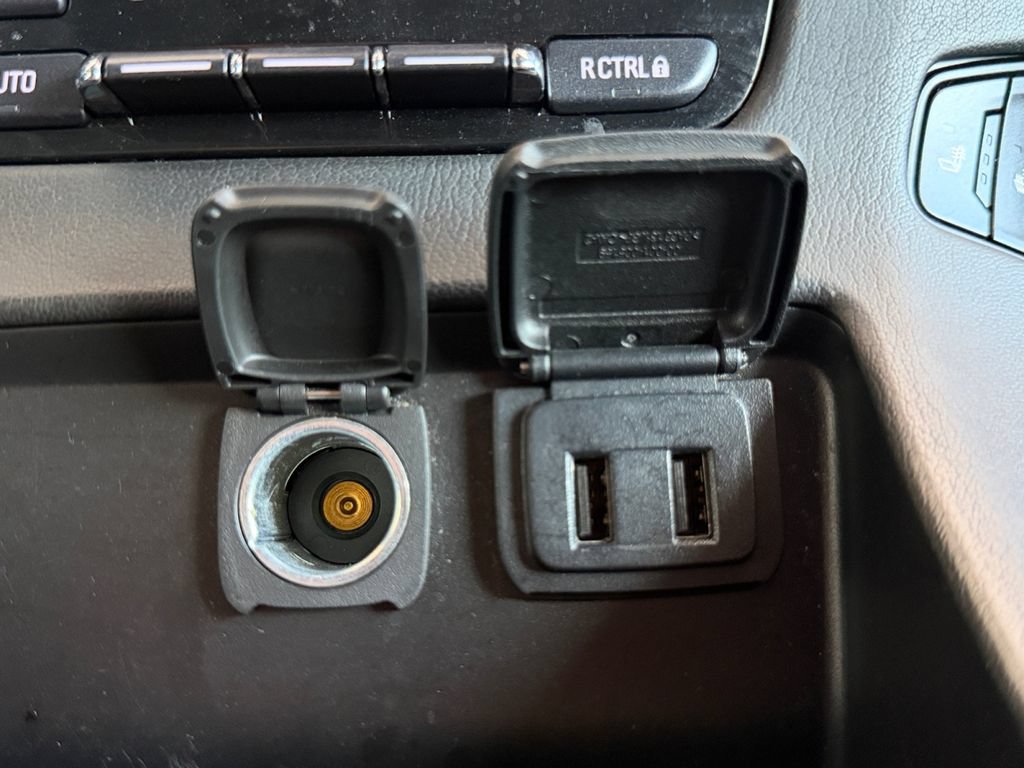 Used 2019 Chevrolet Suburban LT RWD image 26