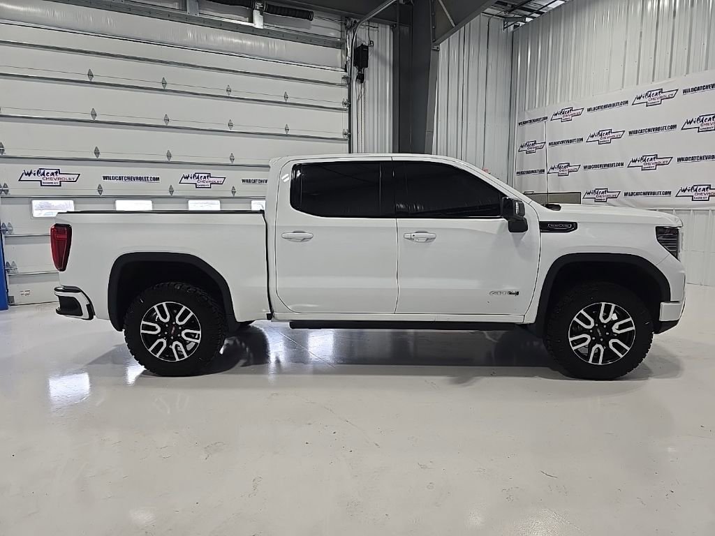 Used 2024 GMC Sierra 1500 AT4 w/ Technology Package image 9