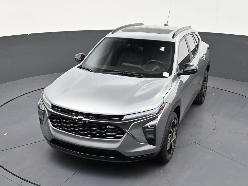 Used 2025 Chevrolet Trax RS w/ Sunroof Package FWD image 18