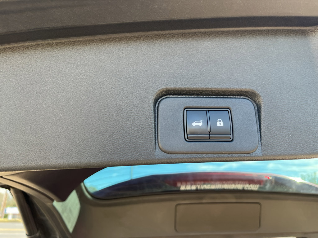 Used 2021 Nissan Rogue Platinum image 14