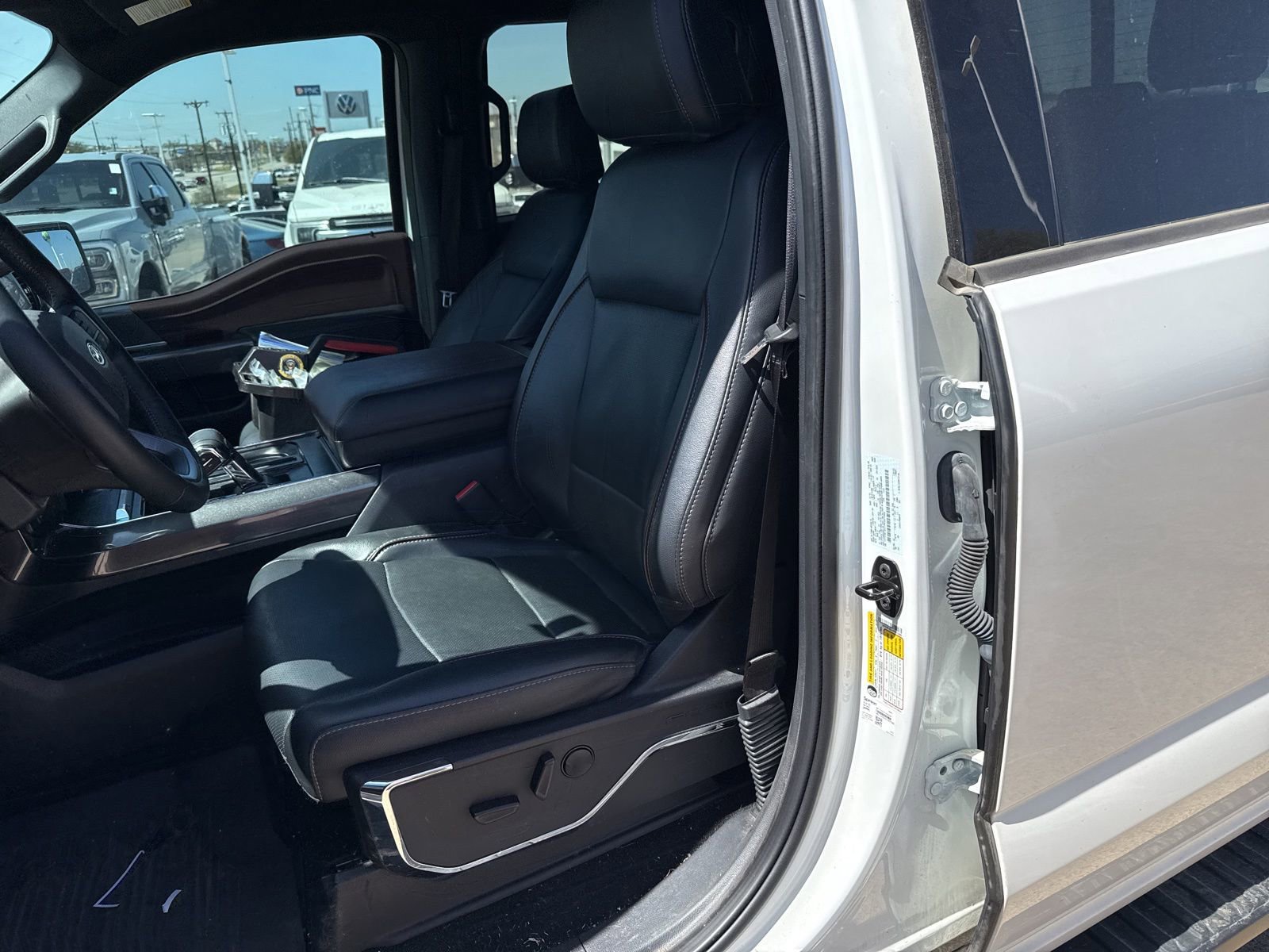 Used 2023 Ford F150 Lariat image 13