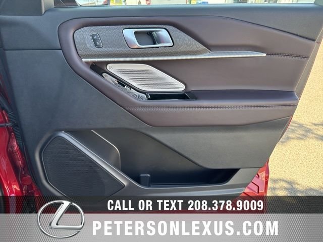 Used 2025 Ford Explorer Platinum AWD/4WD image 12