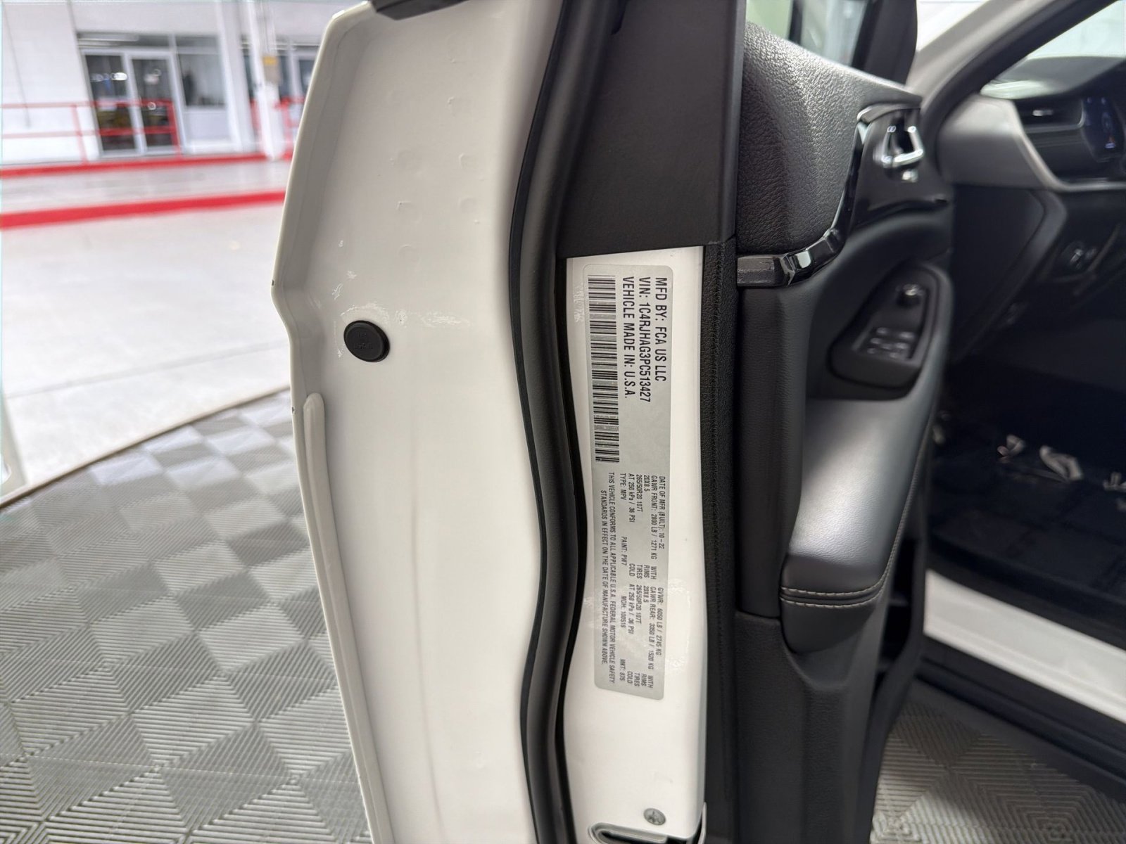 Used 2023 Jeep Grand Cherokee Altitude image 28