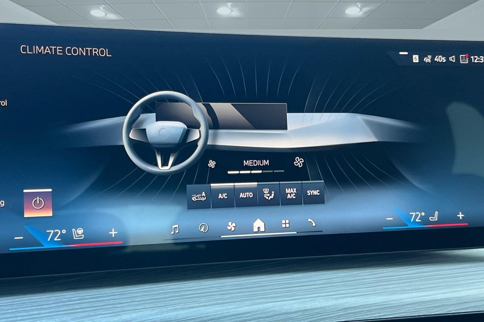 Used 2025 BMW i4 eDrive40 w/ Premium Package RWD image 23