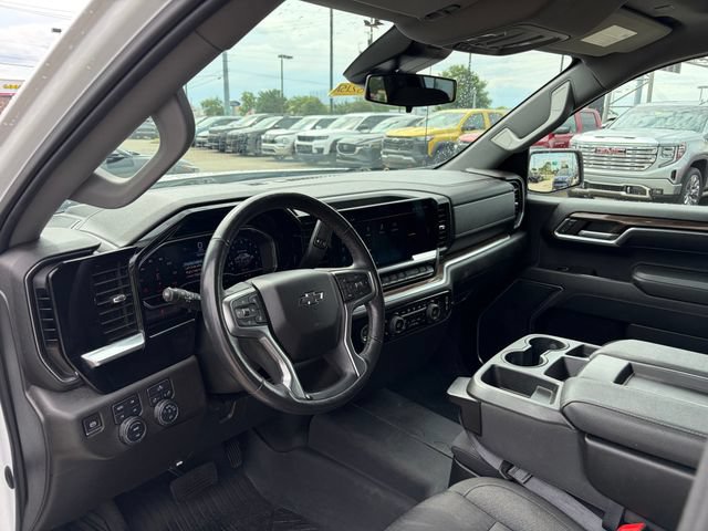 Used 2022 Chevrolet Silverado 1500 RST AWD/4WD image 3