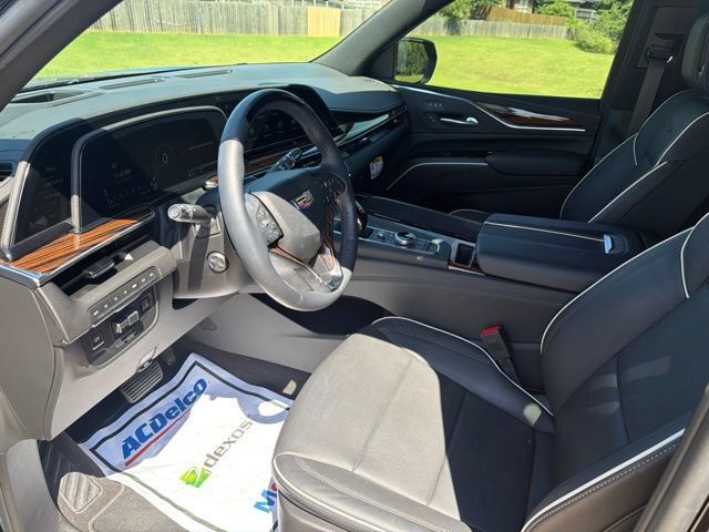 Used 2024 Cadillac Escalade ESV Premium Luxury w/ Performance Package AWD/4WD image 6