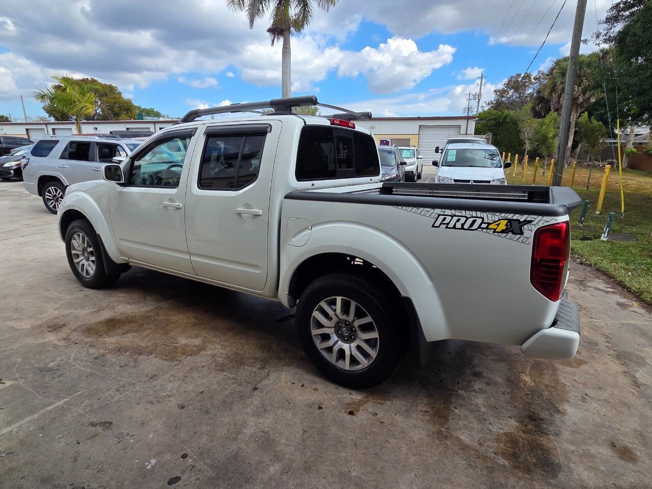 Used 2015 Nissan Frontier PRO-4X w/ Pro-4x Luxury Package image 5